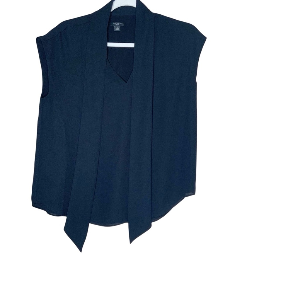 Ann Taylor Black Sleeveless Blouse with bow. - Picture 3 of 5